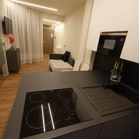 Riviera Apartments Near The Beach + Parking 罗索利纳马雷 外观 照片